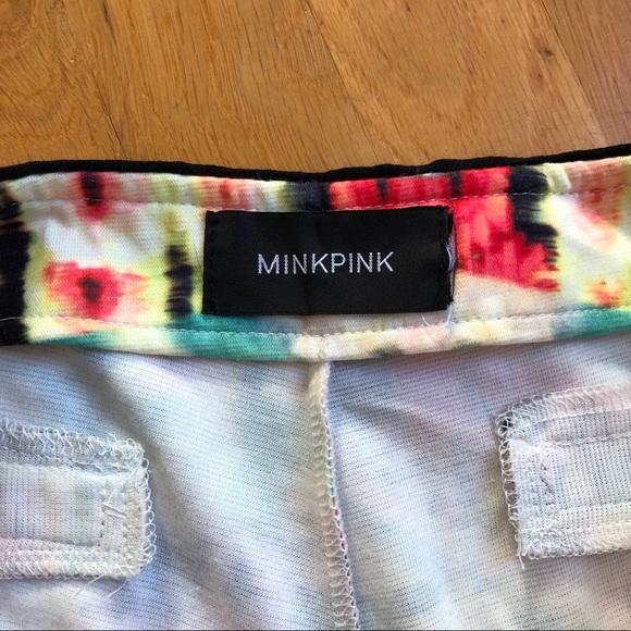 MINKPINK shorts size medium - Picture 2 of 7